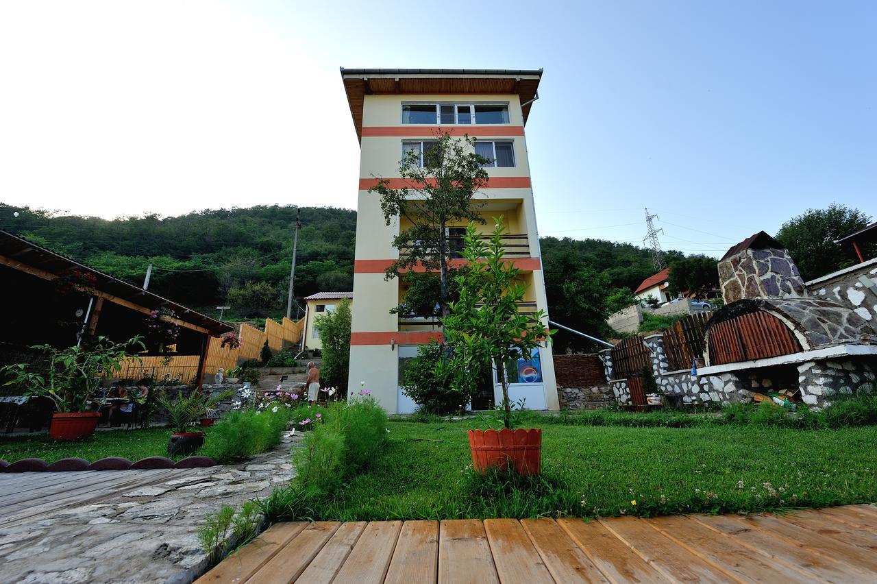 Casa Ana Serena Ieşelniţa المظهر الخارجي الصورة