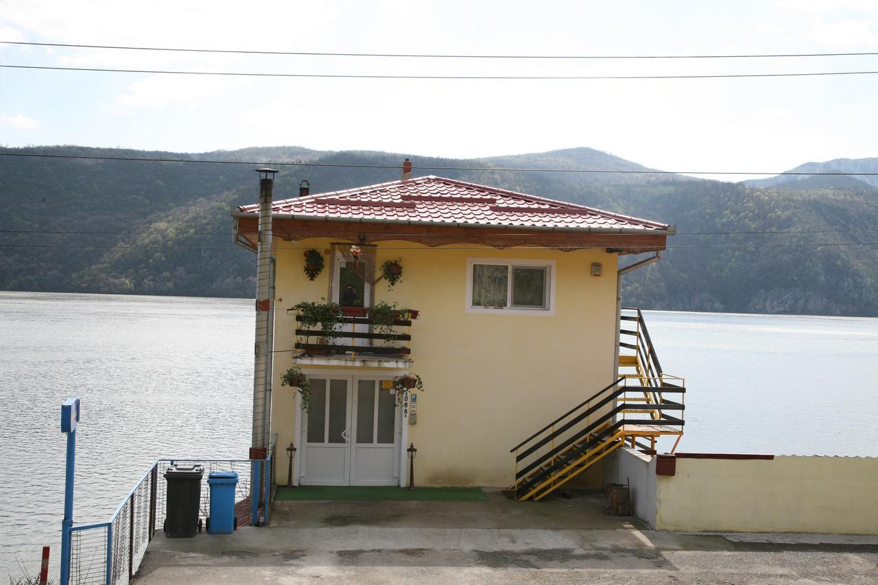 Casa Ana Serena Ieşelniţa المظهر الخارجي الصورة