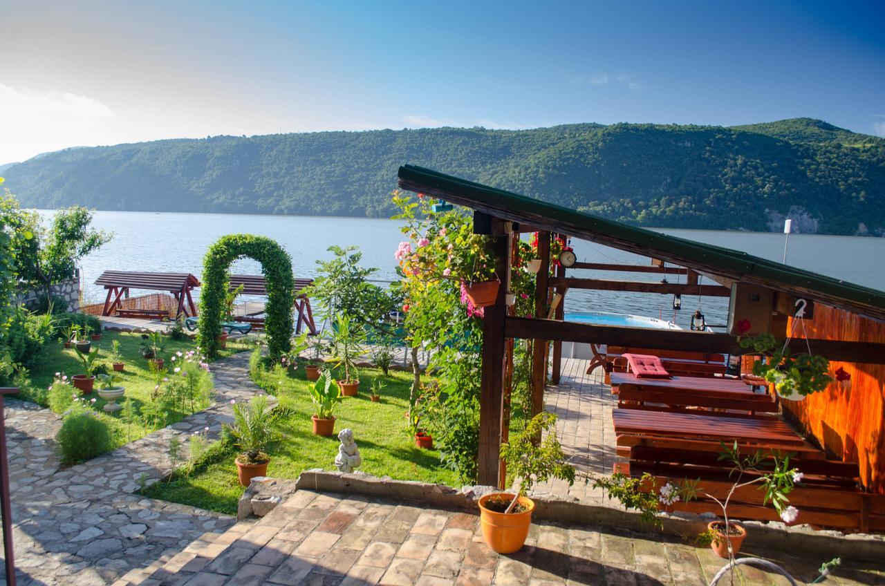 Casa Ana Serena Ieşelniţa المظهر الخارجي الصورة