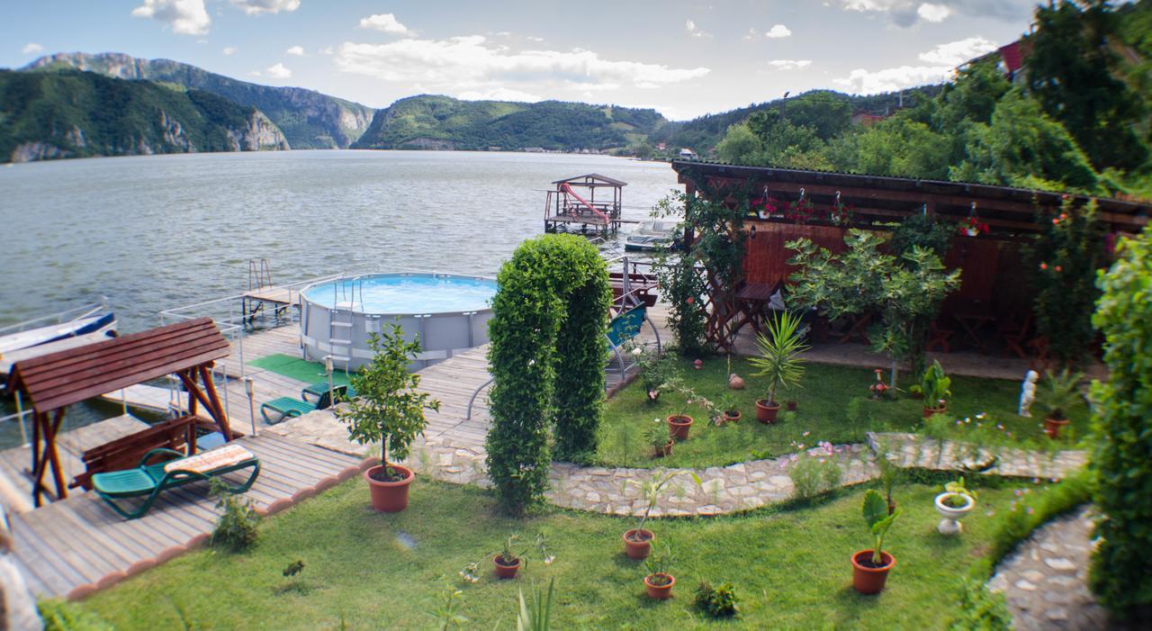 Casa Ana Serena Ieşelniţa المظهر الخارجي الصورة